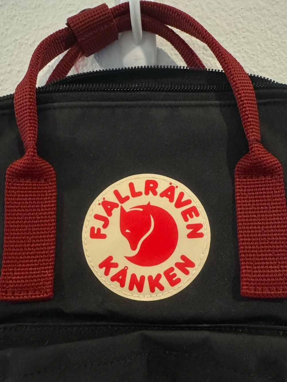 Fjallraven Kånken Mini Black with Burgundy Backpack